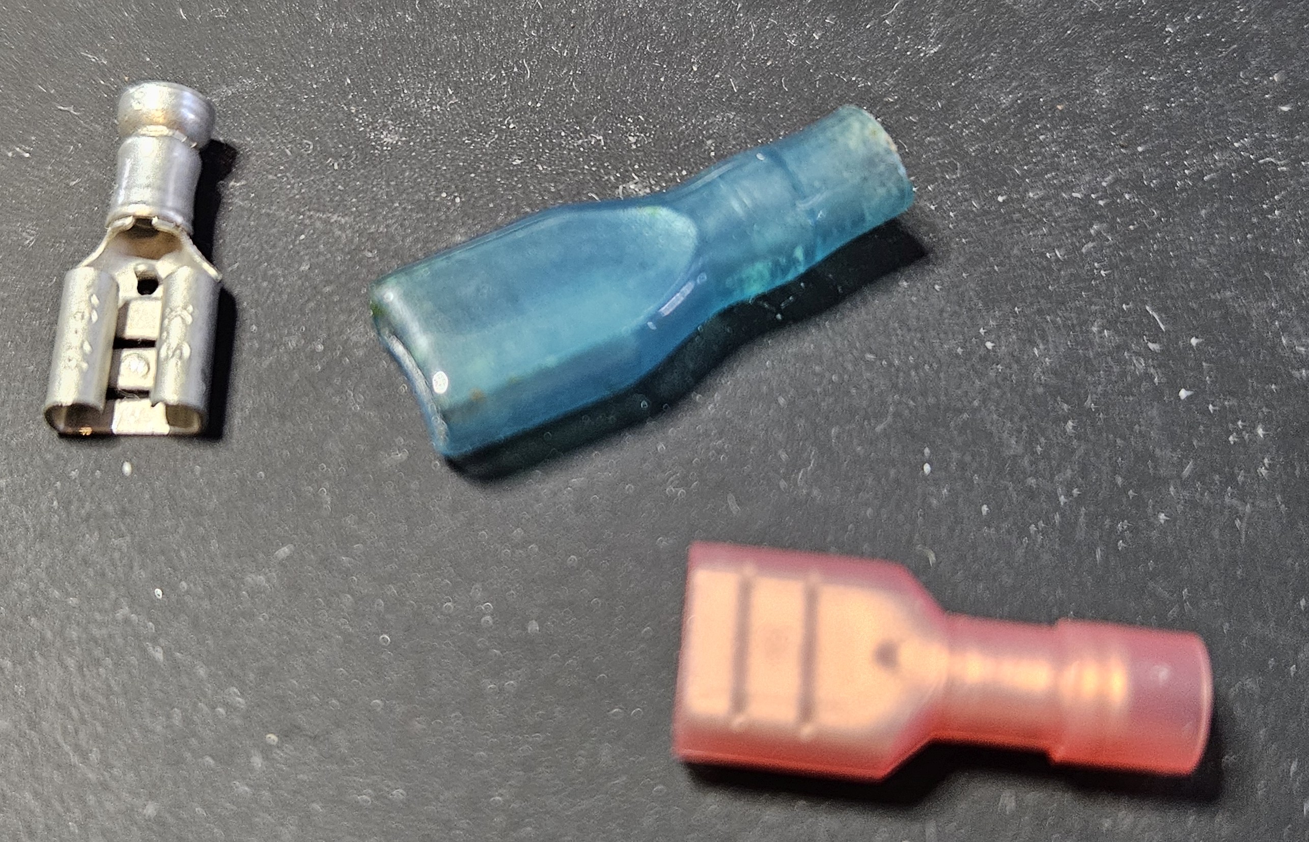 铲形压接连接器